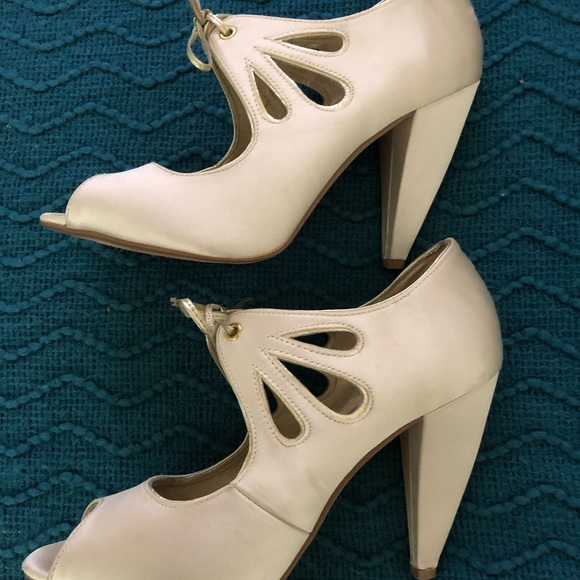 SEYCHELLES // Retro Heels - Picture 6 of 11